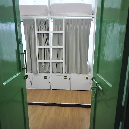 Hostel Latha Yangon Luaran gambar