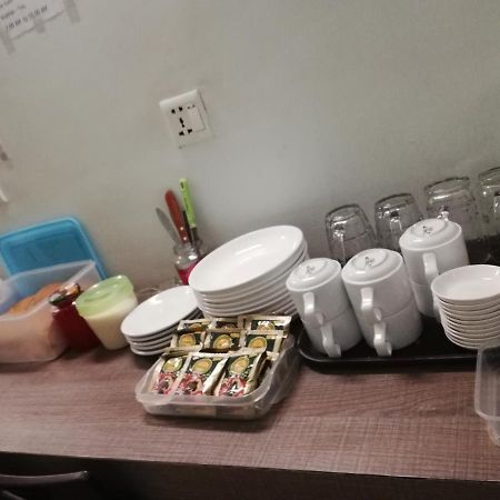 Hostel Latha Yangon Luaran gambar
