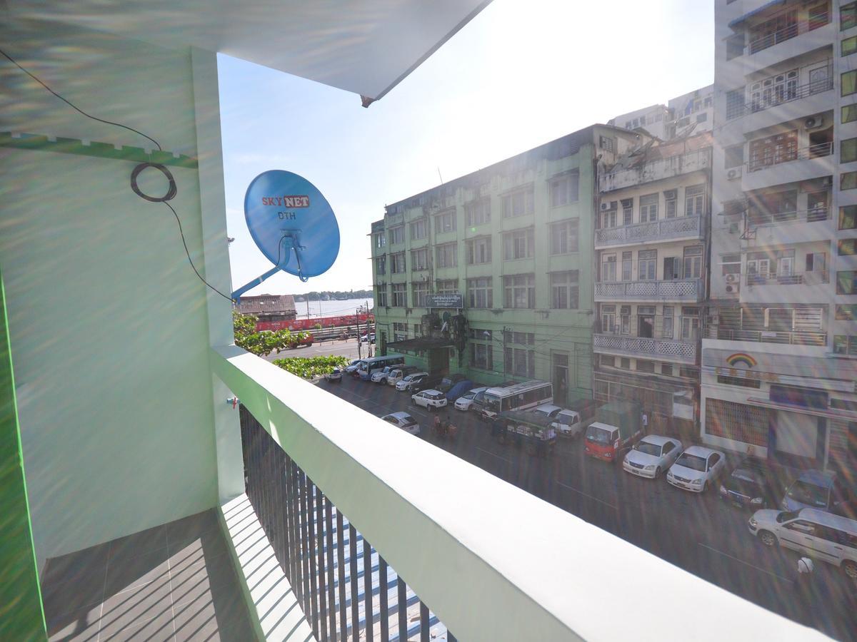 Hostel Latha Yangon Luaran gambar