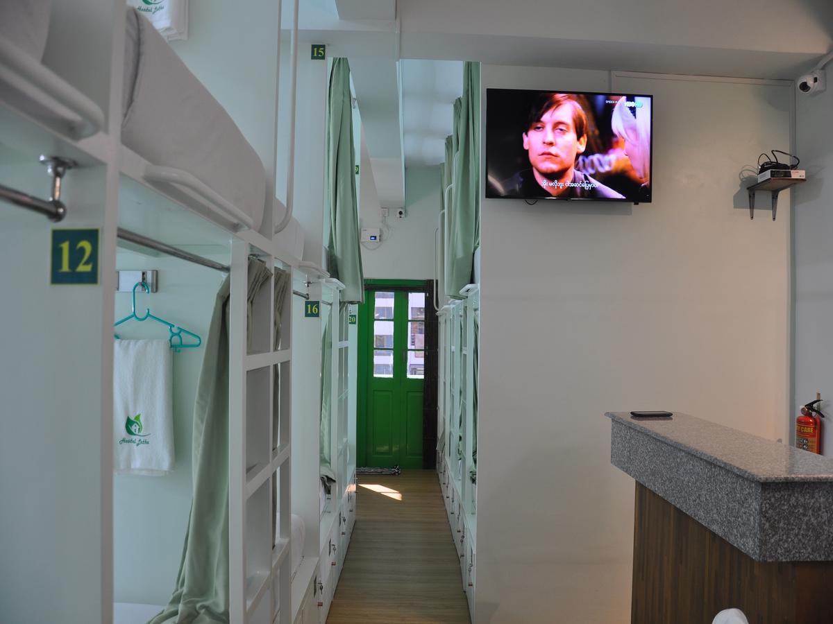 Hostel Latha Yangon Luaran gambar